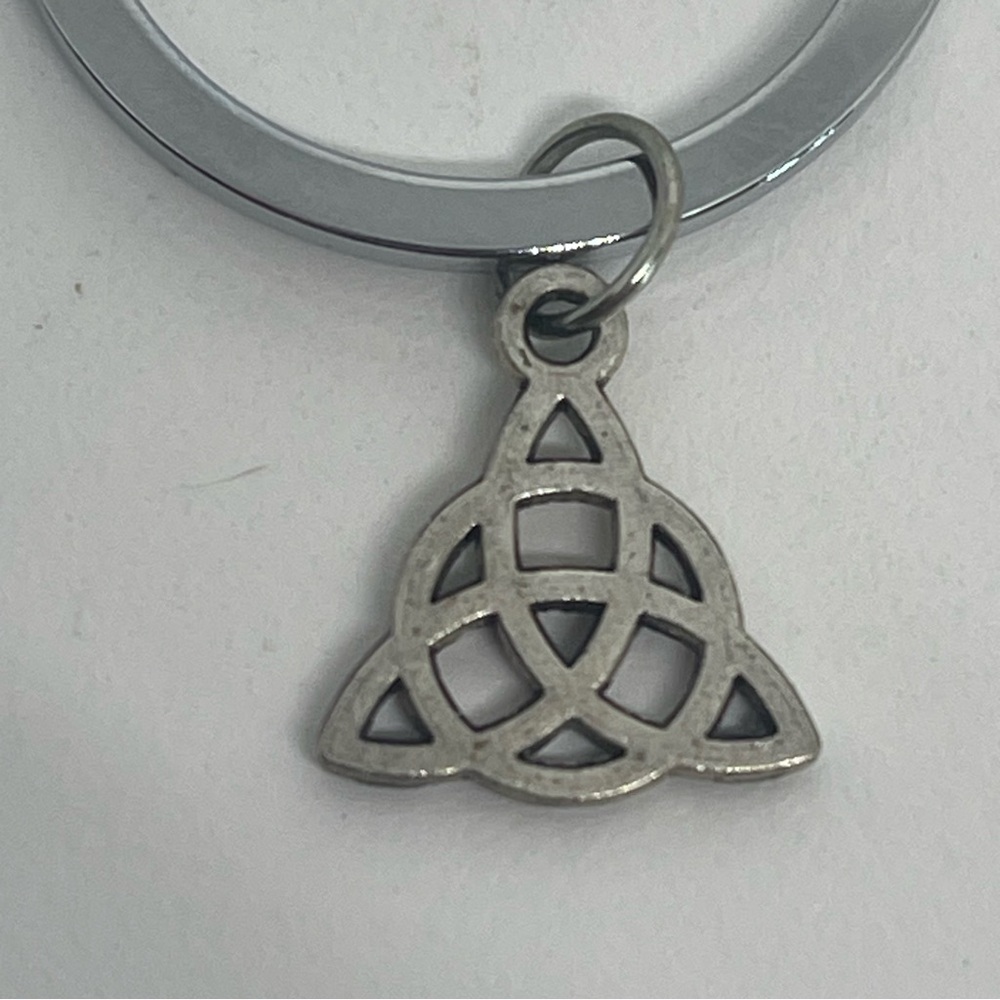Triquetra “Charmed” keychain - Picture 3 of 5